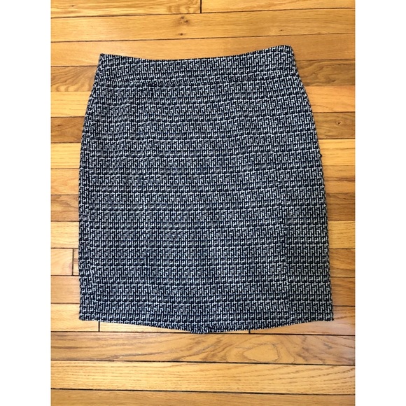 Tory Burch Dresses & Skirts - Tory Burch Darren blue & white tweed pencil skirt